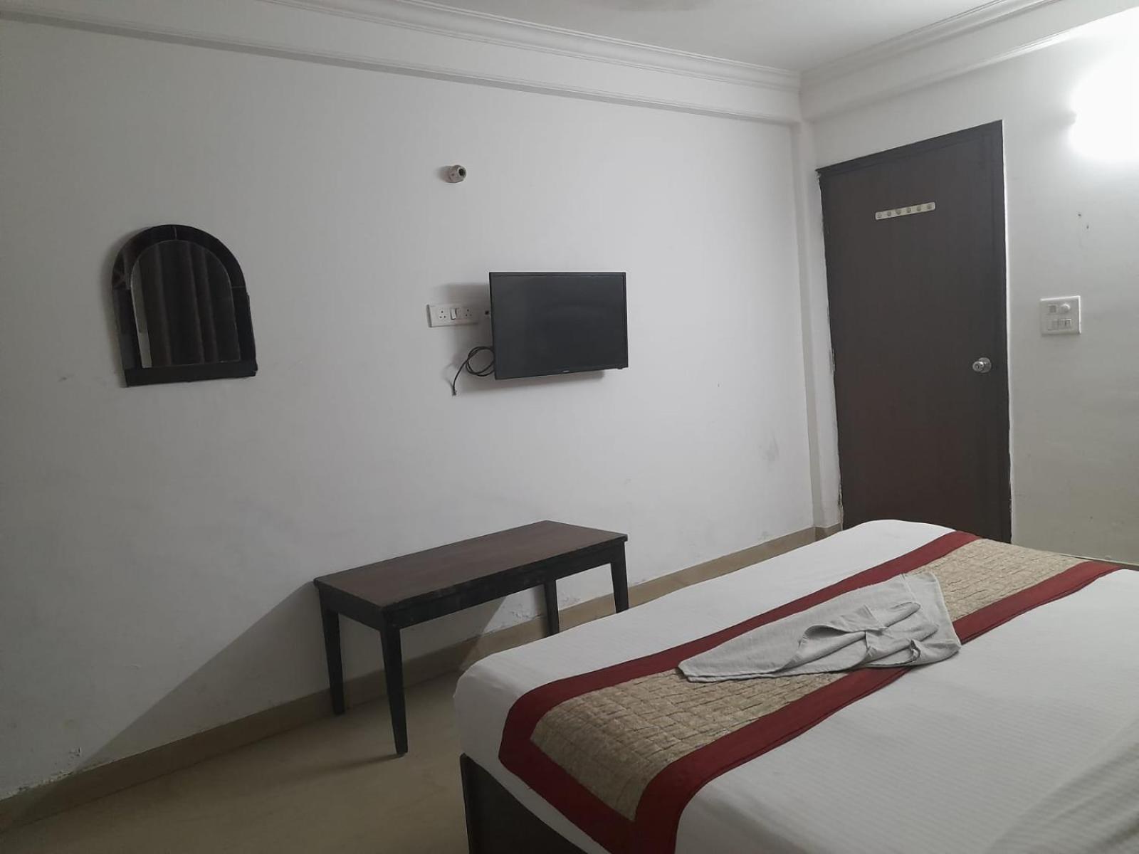 Hotel Airport Aditya Inn New Delhi Exterior photo